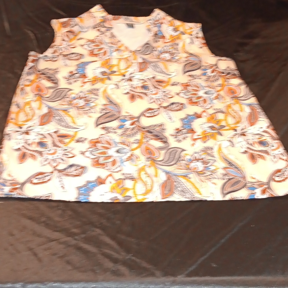 SHEIN. Tan paisley sleeveless blouse.